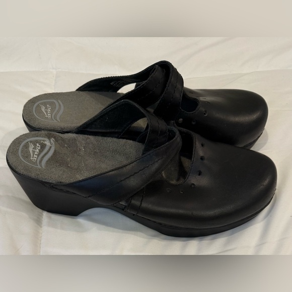 Dansko Black Leather Mule Clogs – EU 42 / US 11–11.5 – Perforated – Excellent - Picture 1 of 7